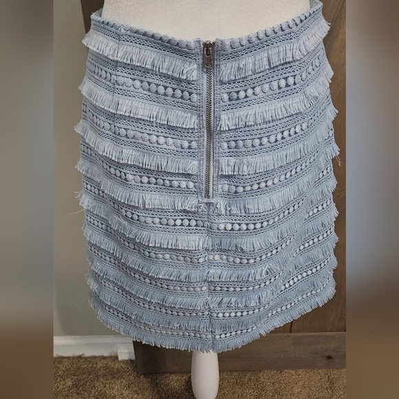 J. CREW Lace Fringe Crochet Polka Dot Tailored Mini Skirt In Baby Blue. Size 0 - Picture 8 of 10